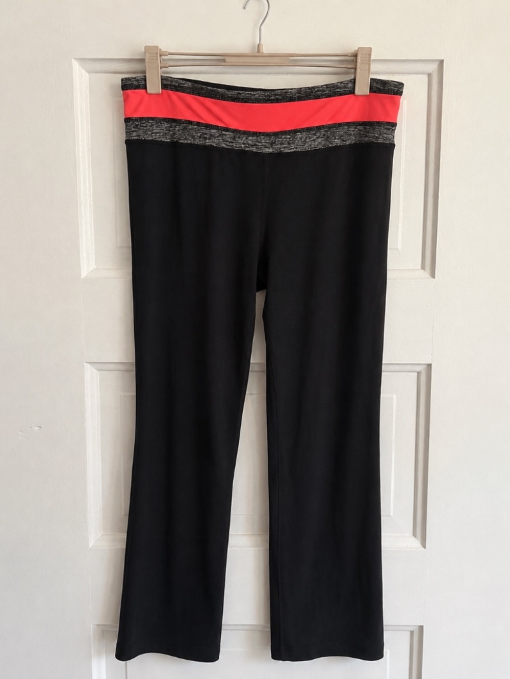 Black Coral High Waist Athletic Leggings NWT Size L